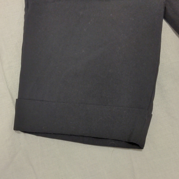 Cuffed Bermuda shorts - Picture 2 of 4